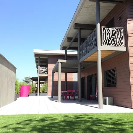 Le Kube Centre Prestige אנסי
