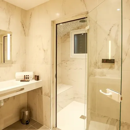 מלון דירות Le Kube Centre Prestige 5*