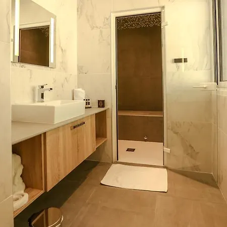 מלון דירות Le Kube Centre Prestige 5*